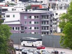 Bullerskydd kring trafikerad bilväg, Stockholm. Foto: Hans Ekestang